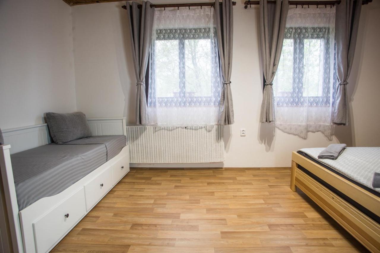 Apartmany Ve Mlejne Cachrov Eksteriør billede