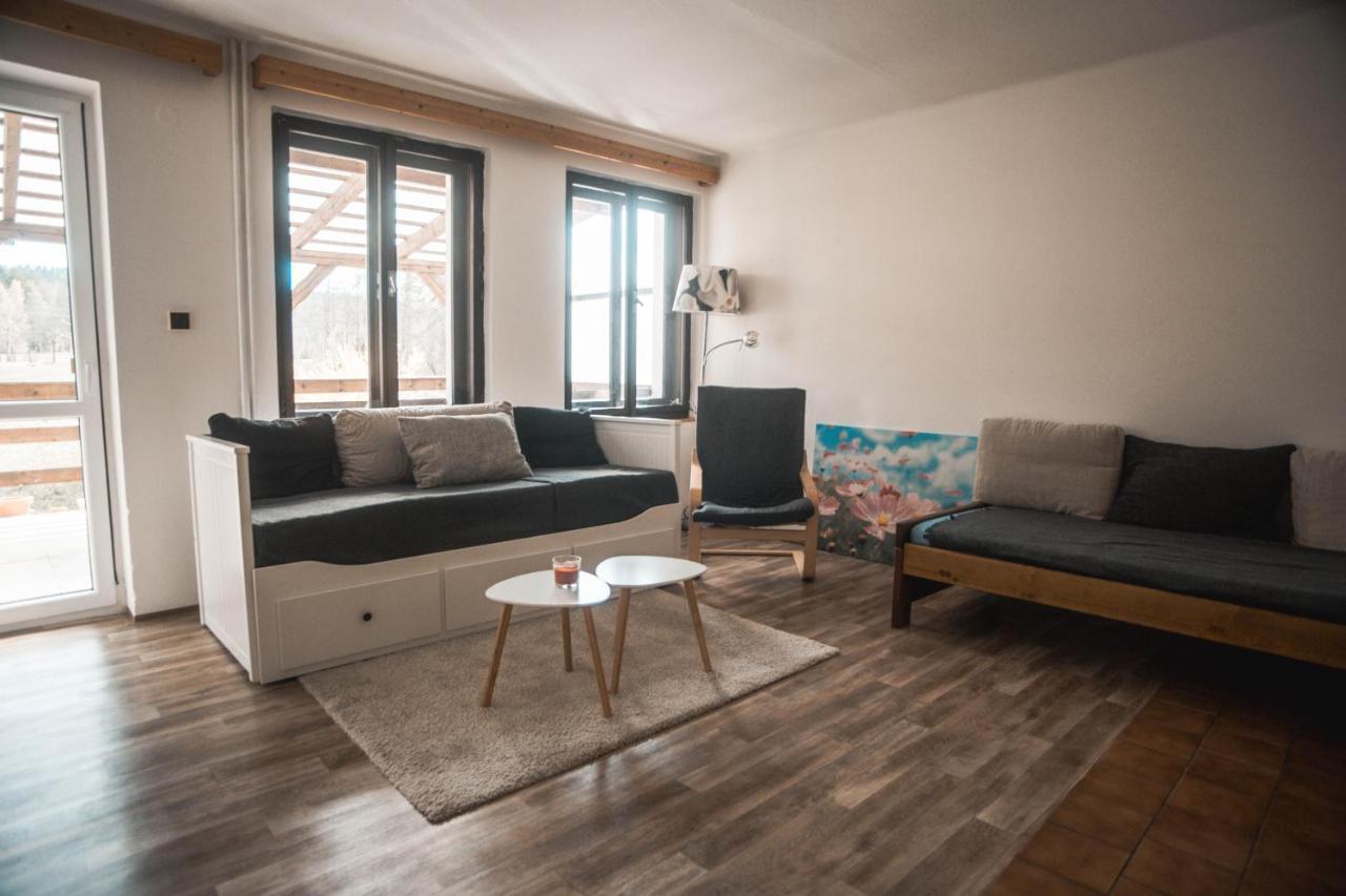 Apartmany Ve Mlejne Cachrov Eksteriør billede