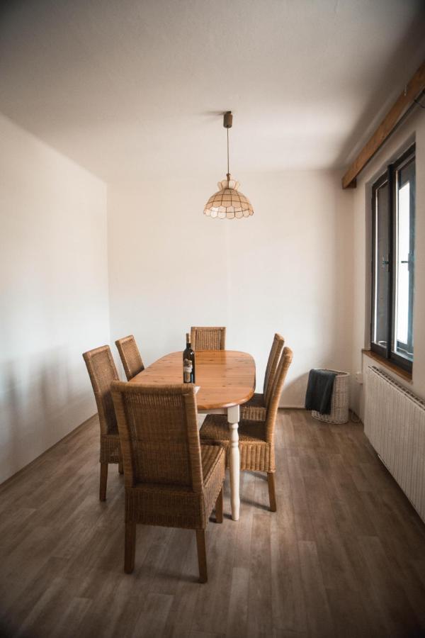Apartmany Ve Mlejne Cachrov Eksteriør billede