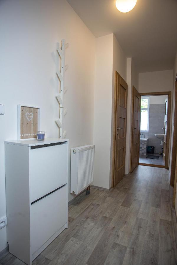 Apartmany Ve Mlejne Cachrov Eksteriør billede