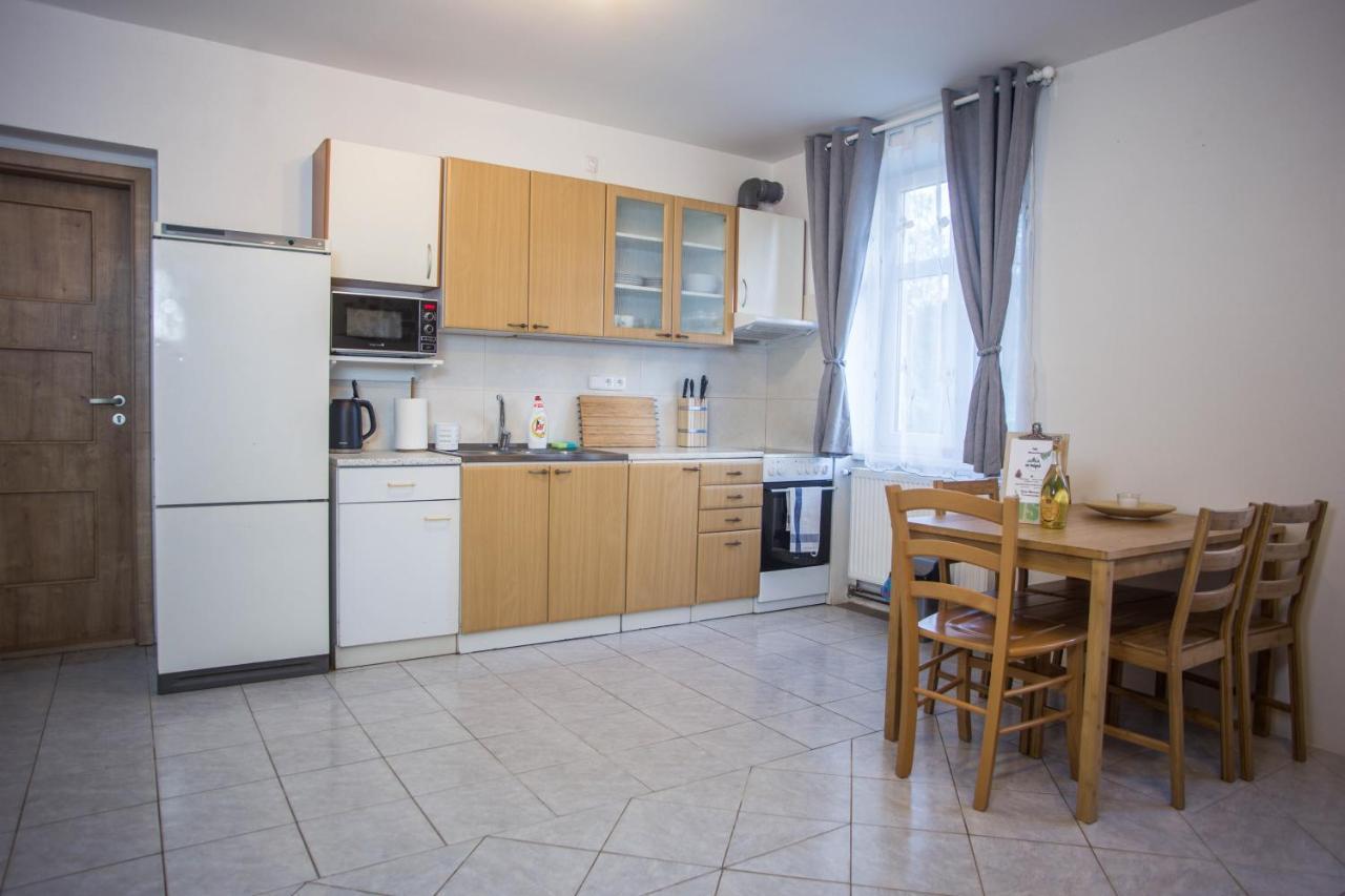 Apartmany Ve Mlejne Cachrov Eksteriør billede