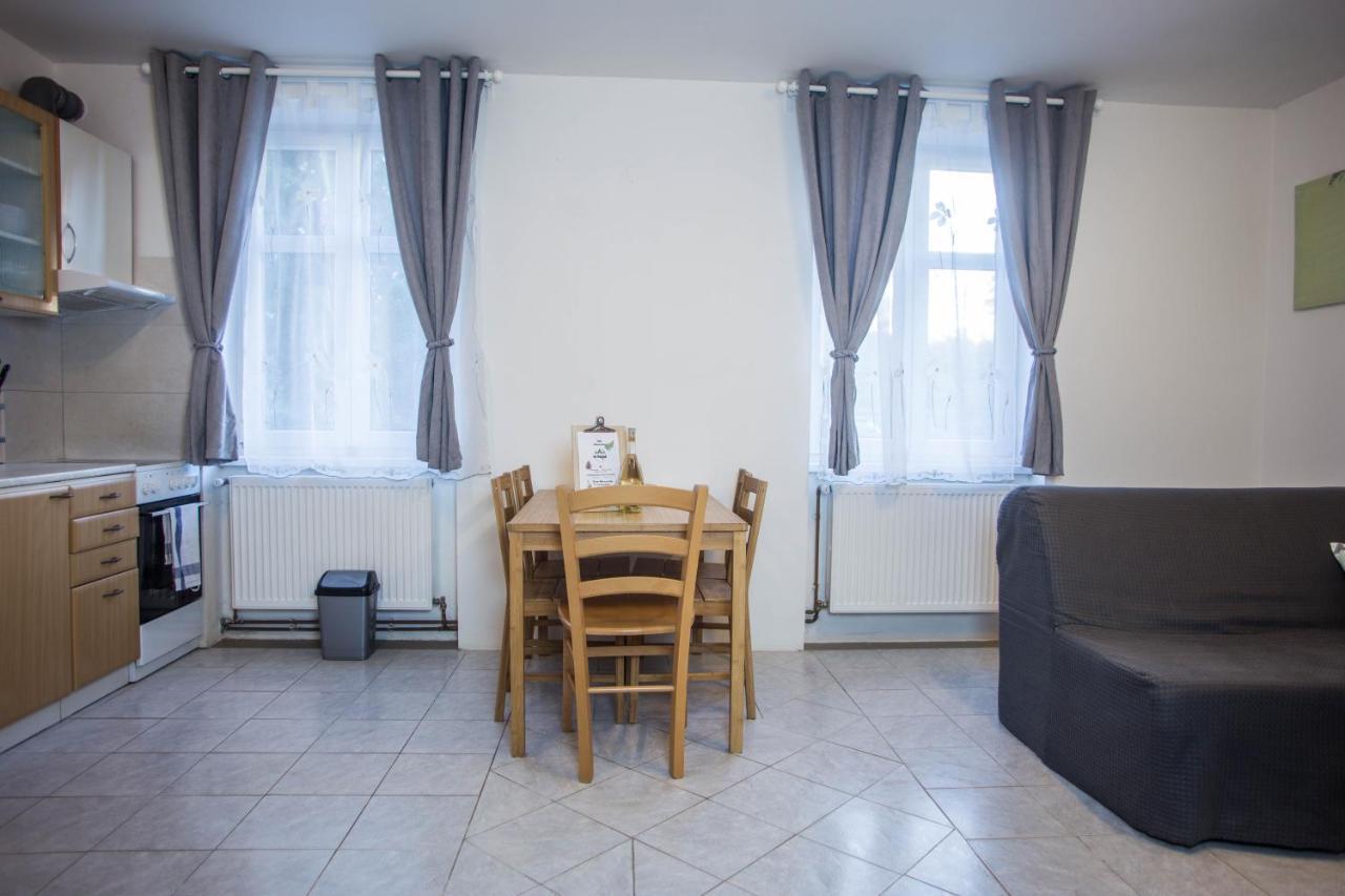 Apartmany Ve Mlejne Cachrov Eksteriør billede