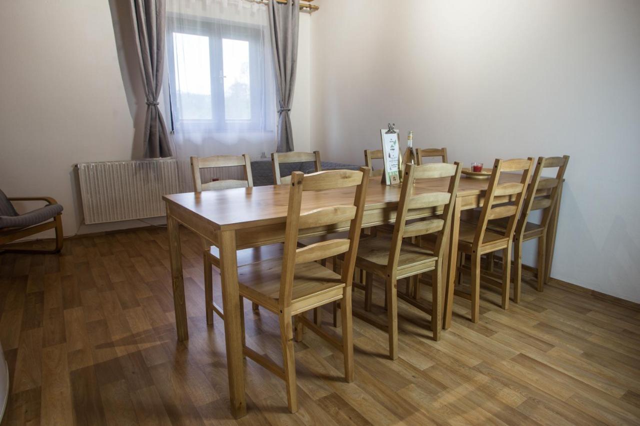 Apartmany Ve Mlejne Cachrov Eksteriør billede