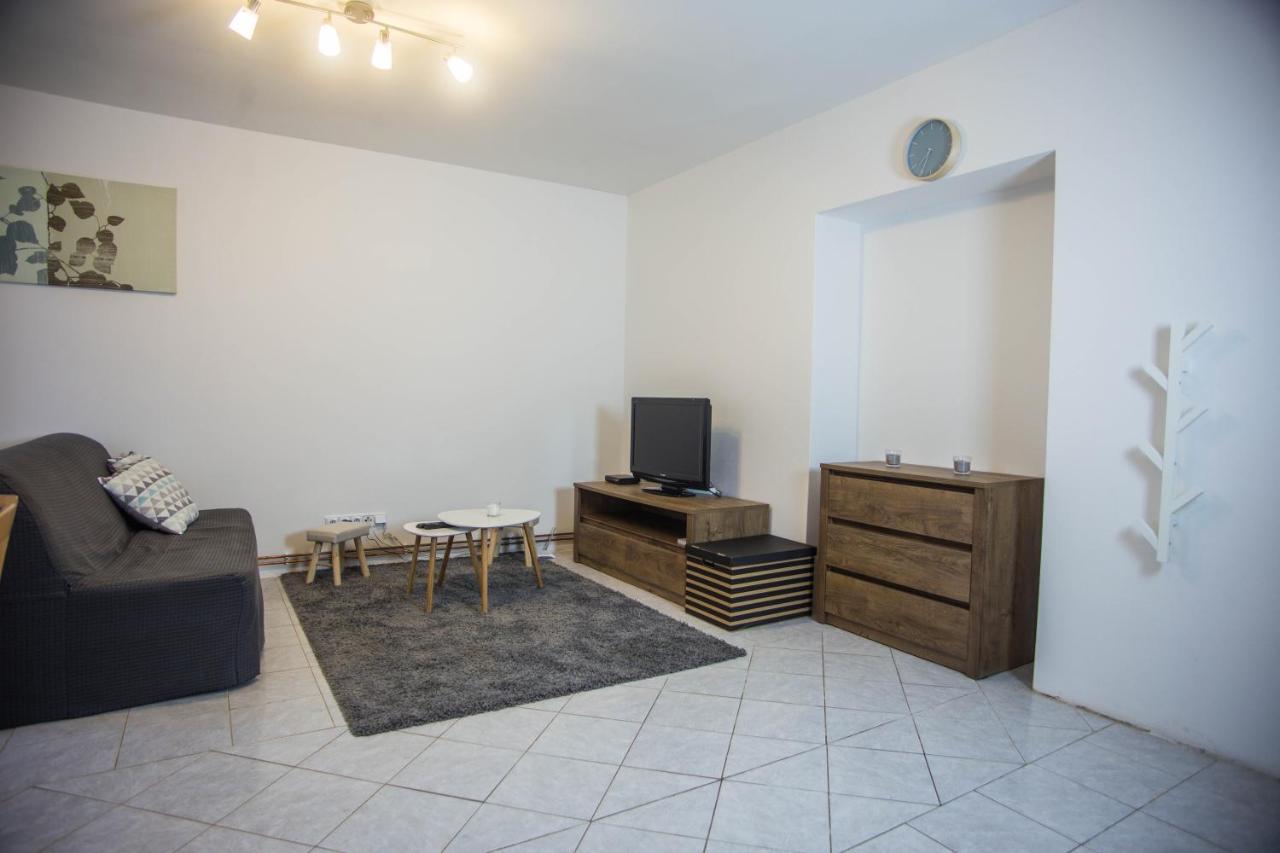 Apartmany Ve Mlejne Cachrov Eksteriør billede