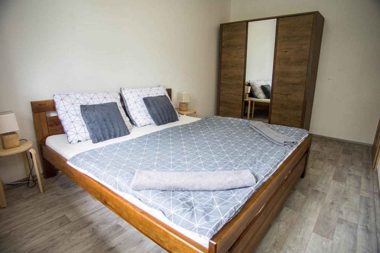 Apartmany Ve Mlejne Cachrov Eksteriør billede